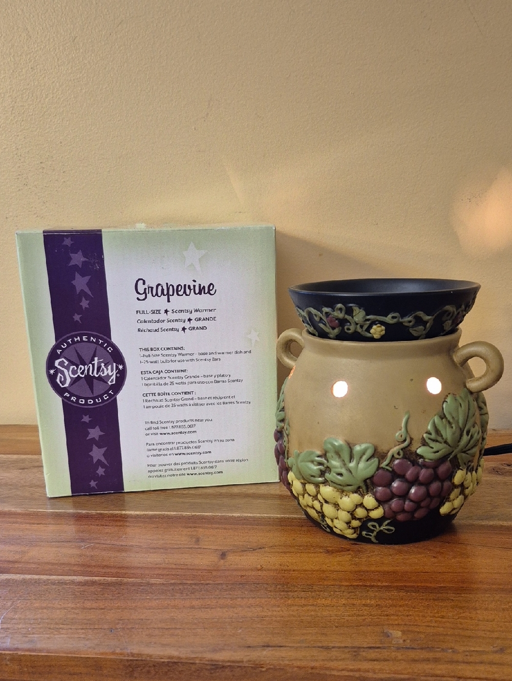 Scentsy Grapevine Ceramic Wax Warmer in Beige with Grape Accents